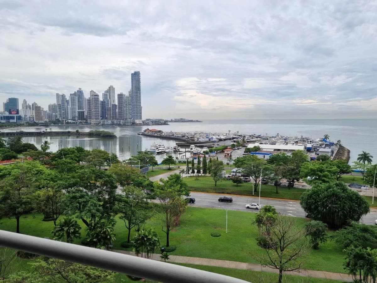 Spectacular Apartment with Ocean View for Sale - photo 1