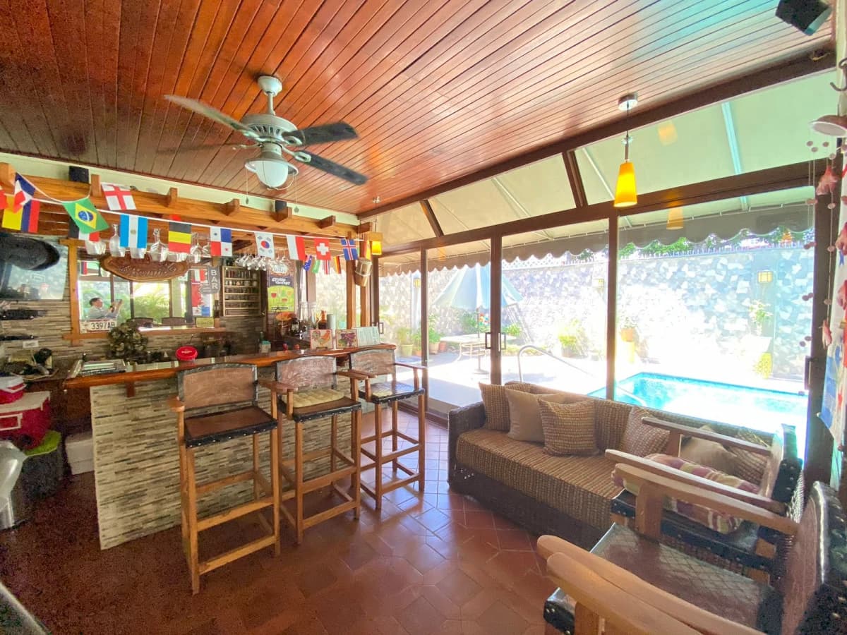 Family Home with a Pool and Jacuzzi. Just Bring Your Suitcases! - photo 17