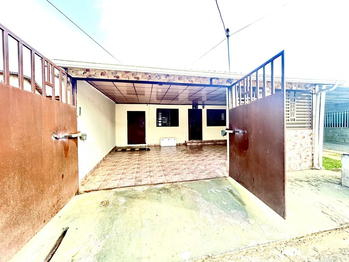 For Sale in Residencial Las Lomas, La Chorrera - photo 1