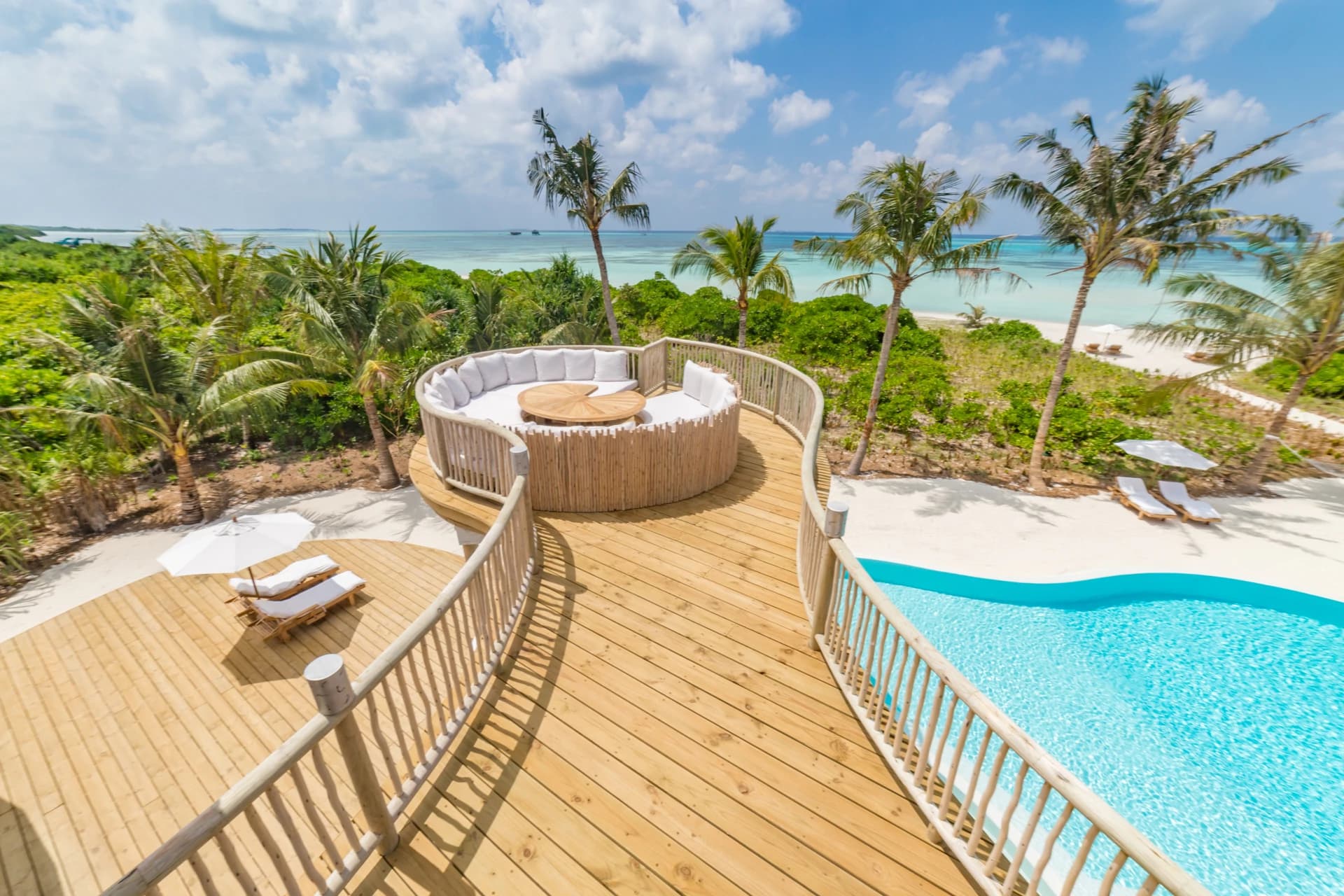 Luxury Maldives beach & over water villas for sale | Soneva Jani - photo 7