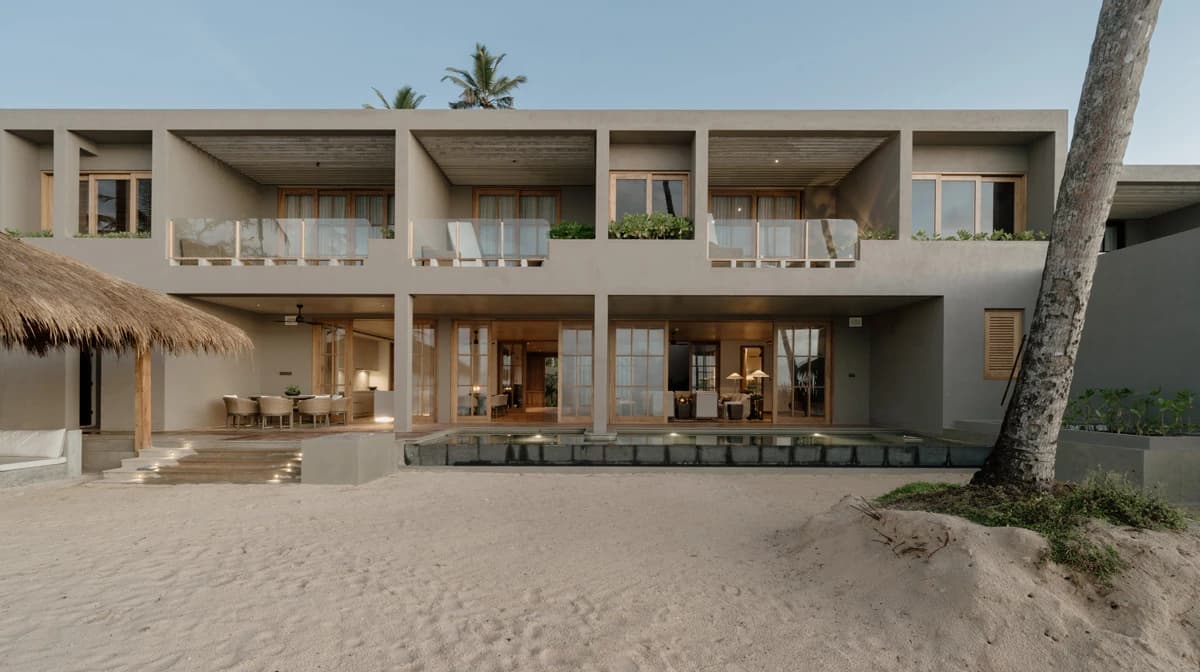 4-Bedroom Beachfront Villa, 5 Star services, Sri Lanka