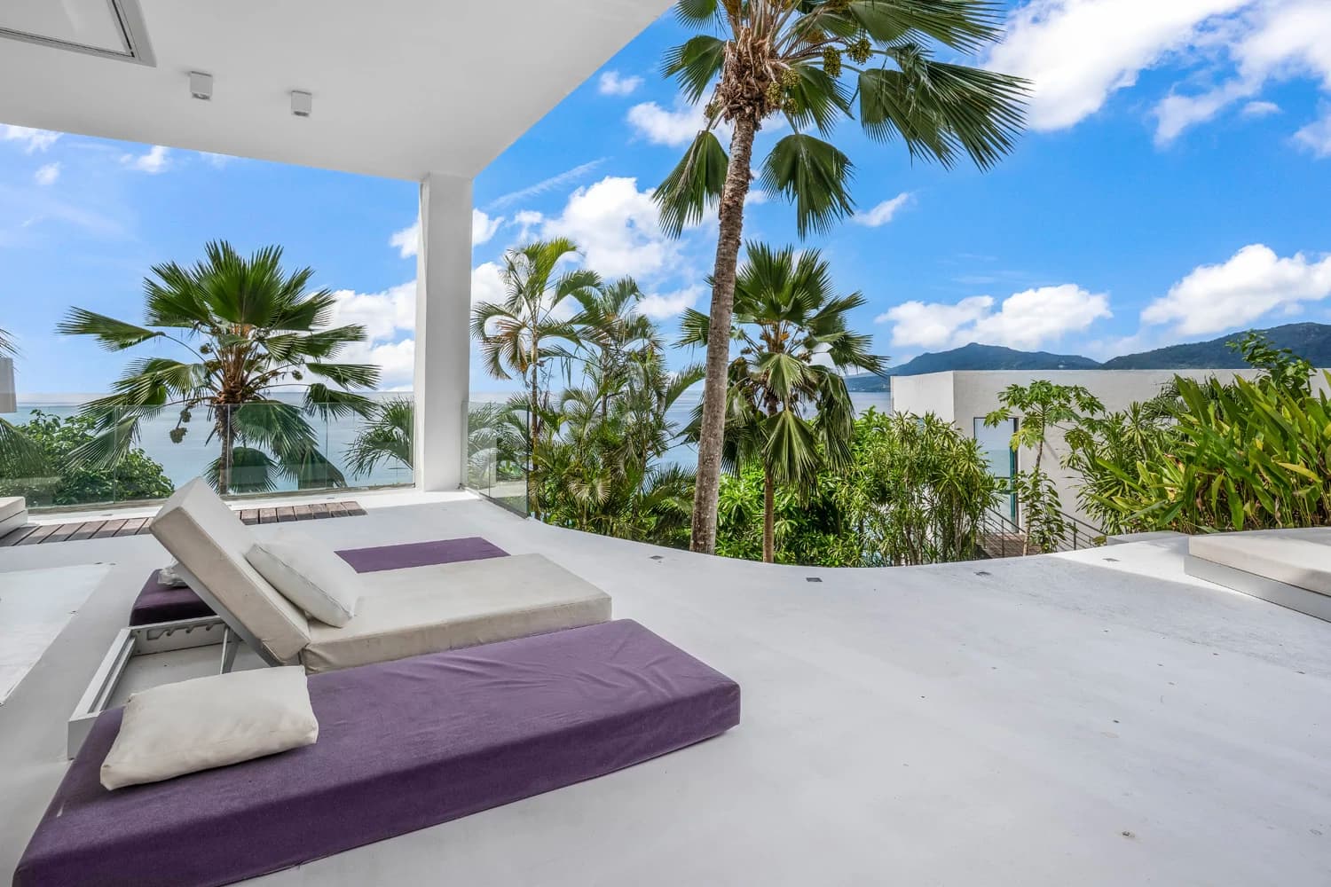 Architectural modernist beachfront villa for sale in Mahé, Seychelles - photo 8