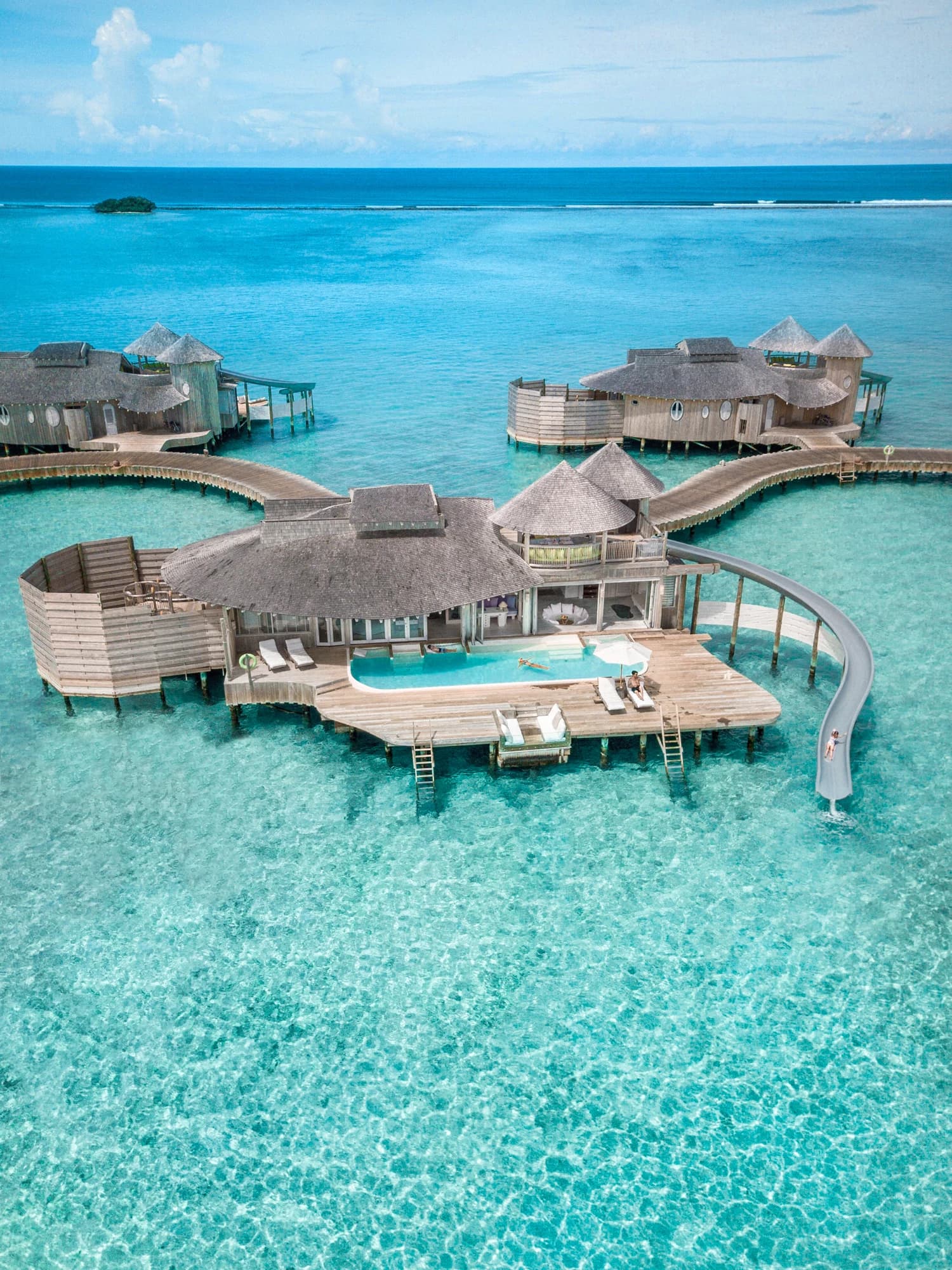 Luxury Maldives beach & over water villas for sale | Soneva Jani - photo 23