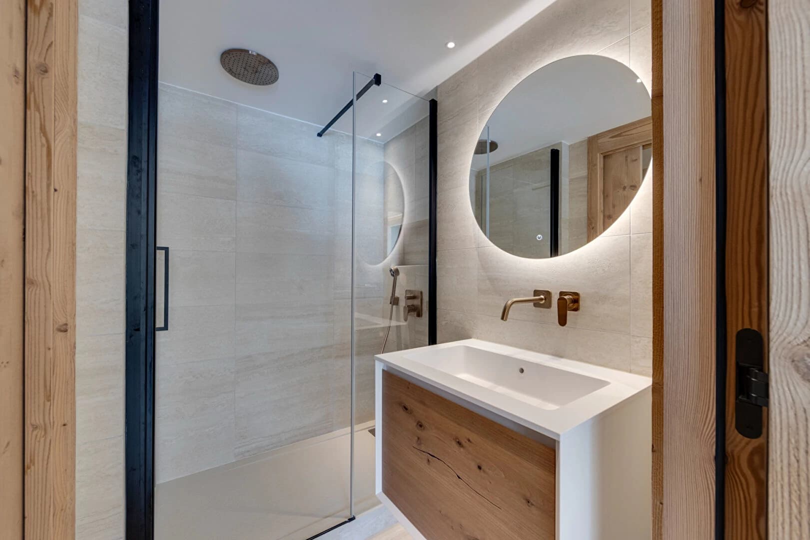 A 3-bed duplex for sale in Val d’Isere ski resort, France - photo 3