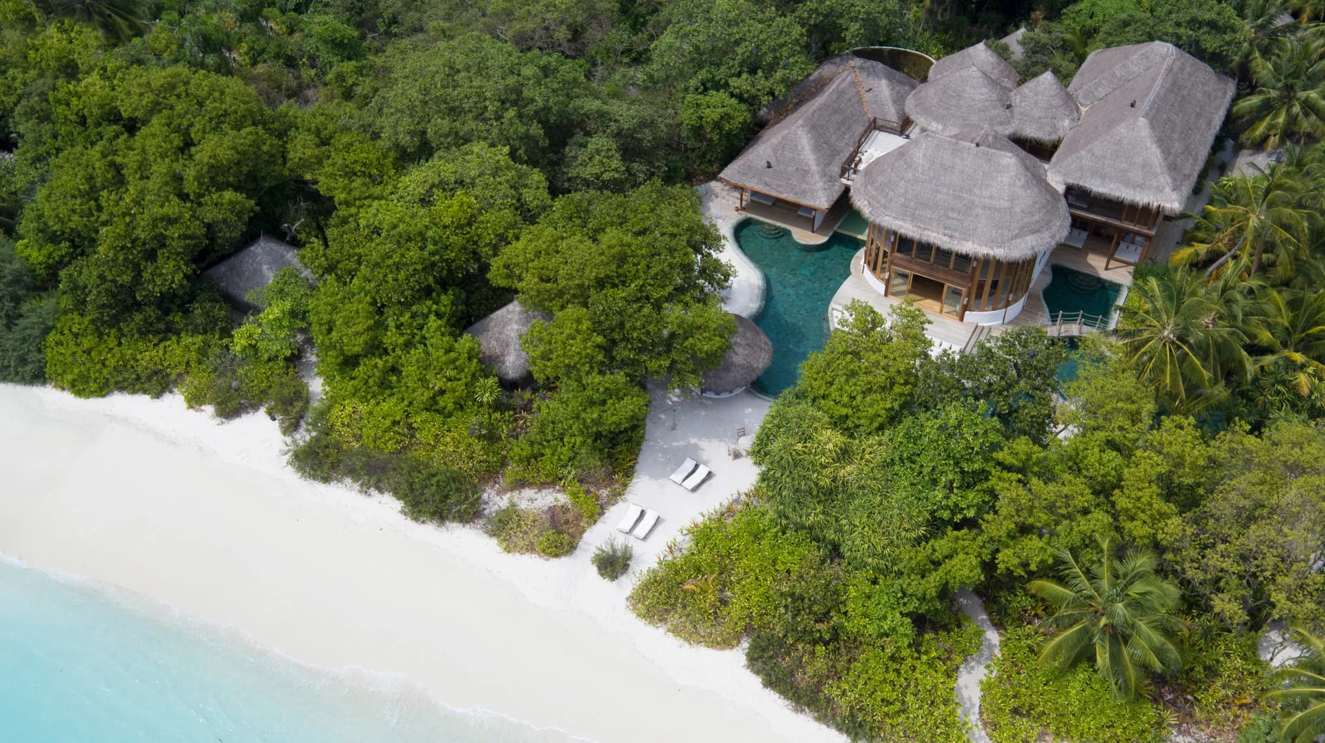 3 bed bed villa for sale - Villa 41 at Soneva Fushi, Maldives - photo 17