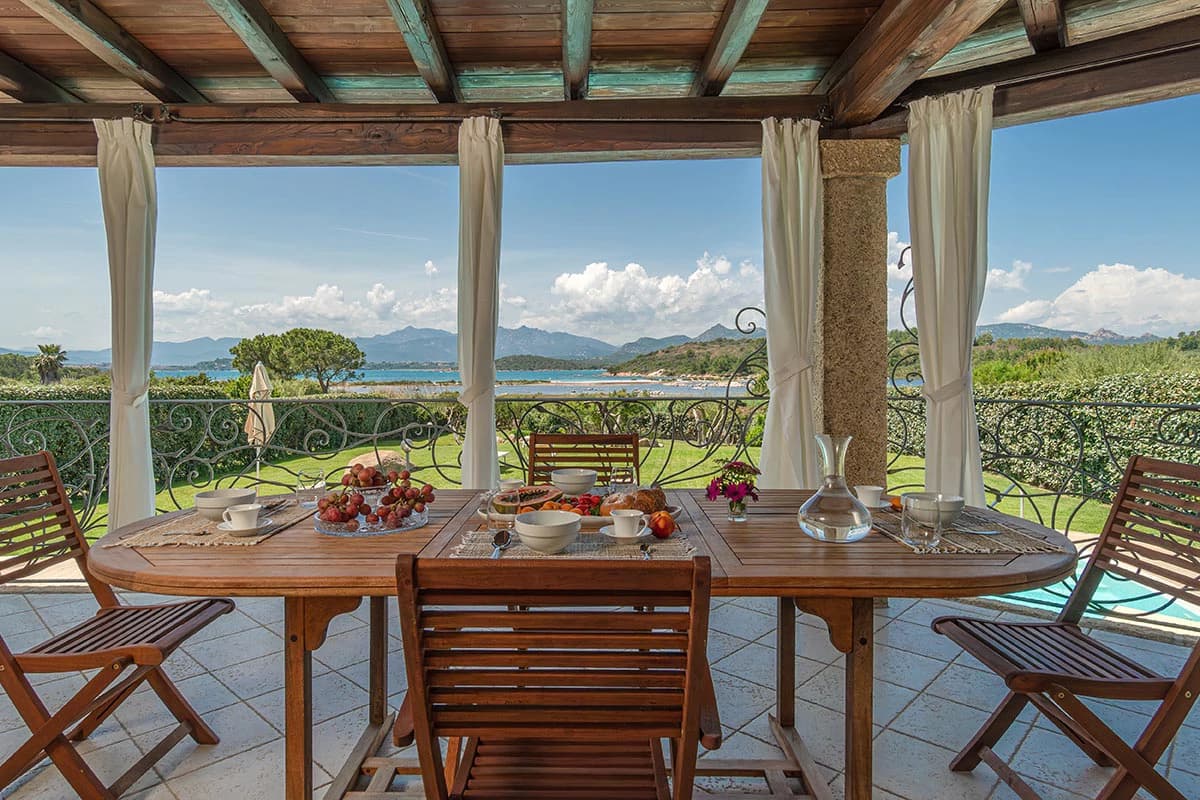 5 bed pool villa with direct beach access in Sardinia - photo 3