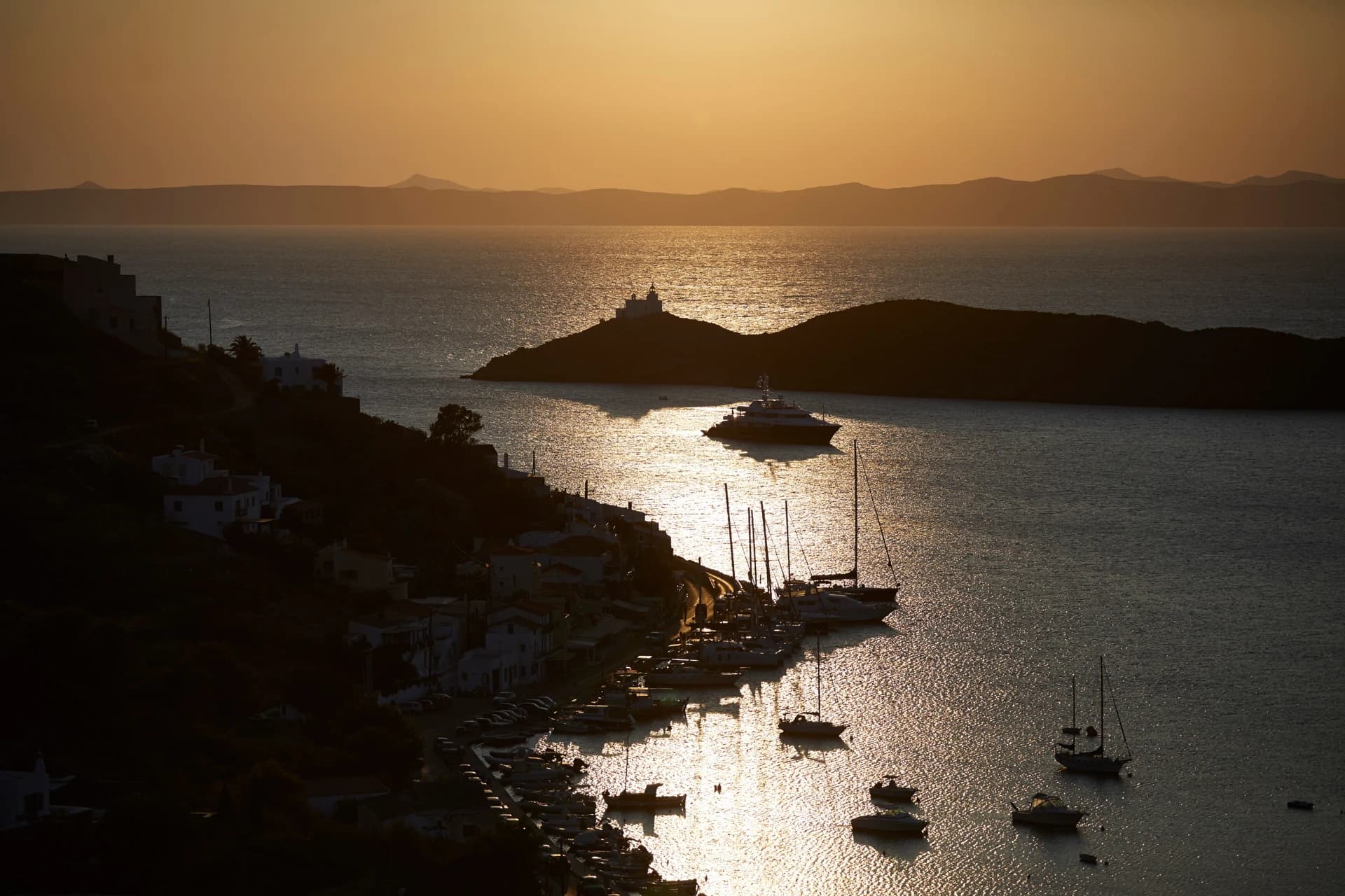 2 to 6 bed bespoke branded private homes for sale at the One&Only Kea Island - photo 25
