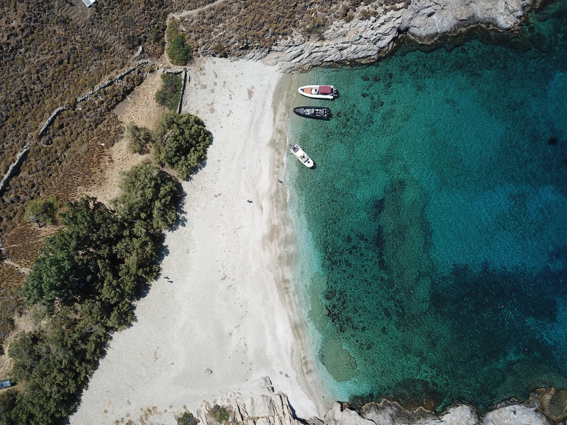 2 to 6 bed bespoke branded private homes for sale at the One&Only Kea Island - photo 26
