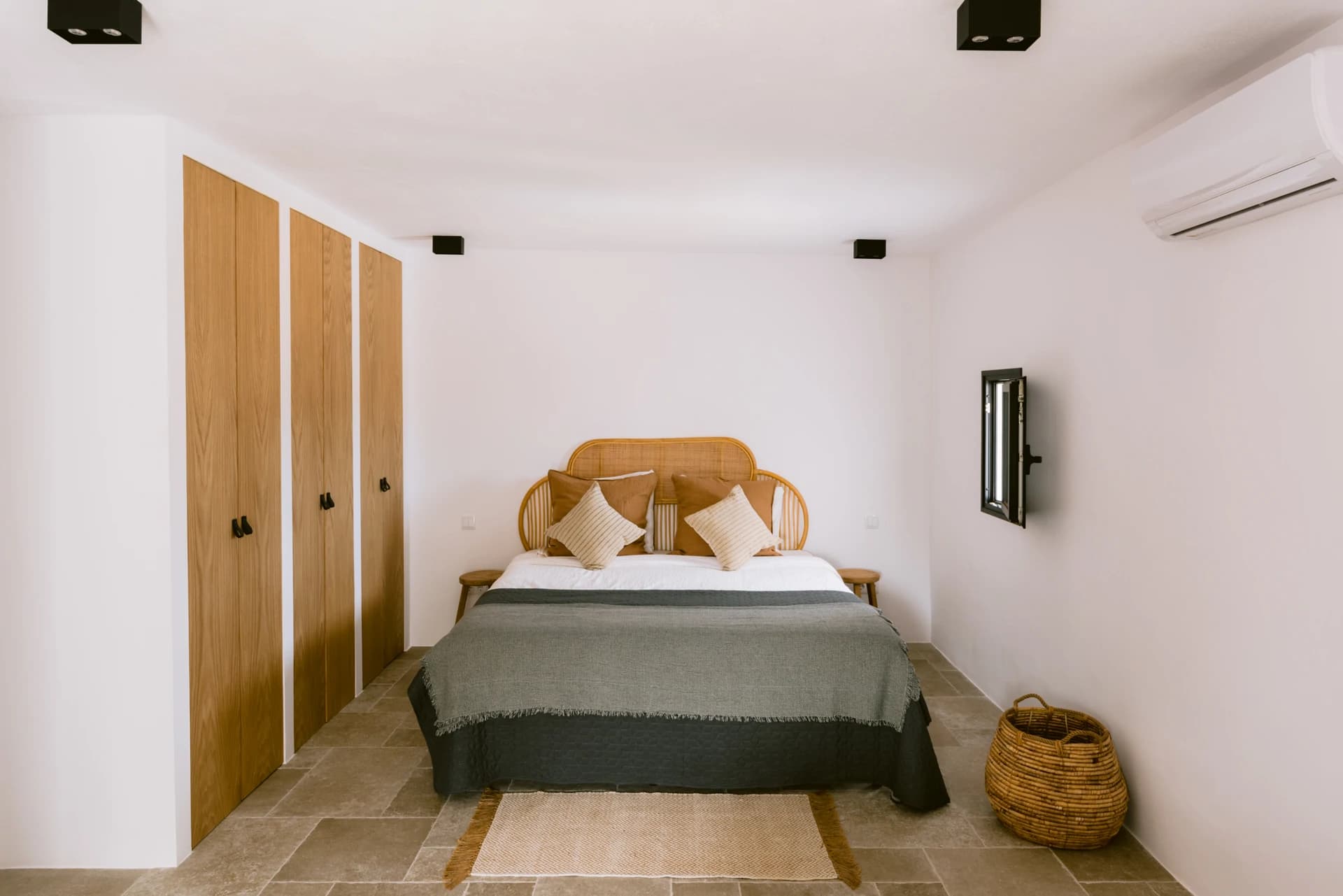 Traditional Finca on Remarkable Estate in Sant Jordi - photo 2