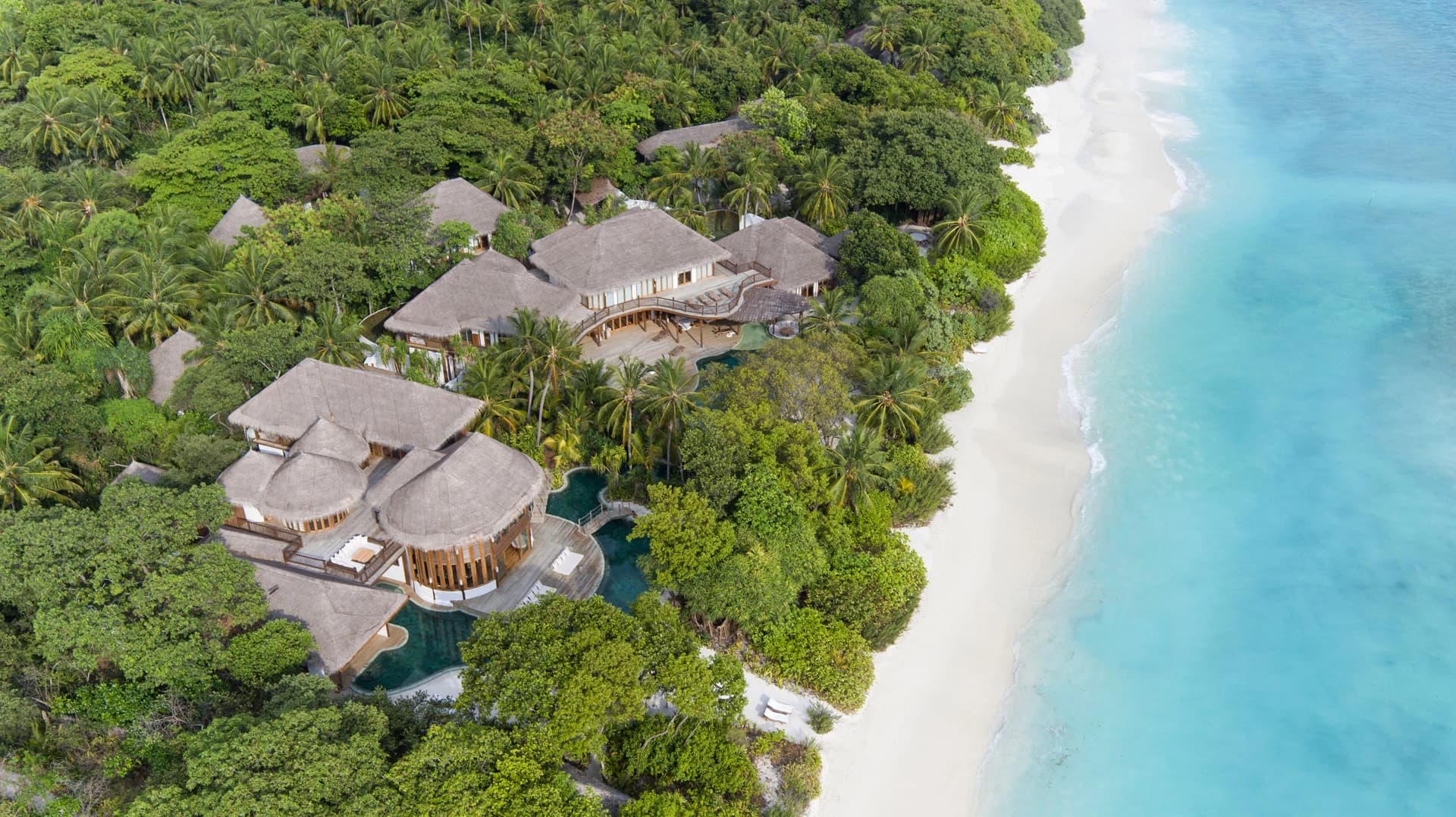 3 bed bed villa for sale - Villa 41 at Soneva Fushi, Maldives - photo 16