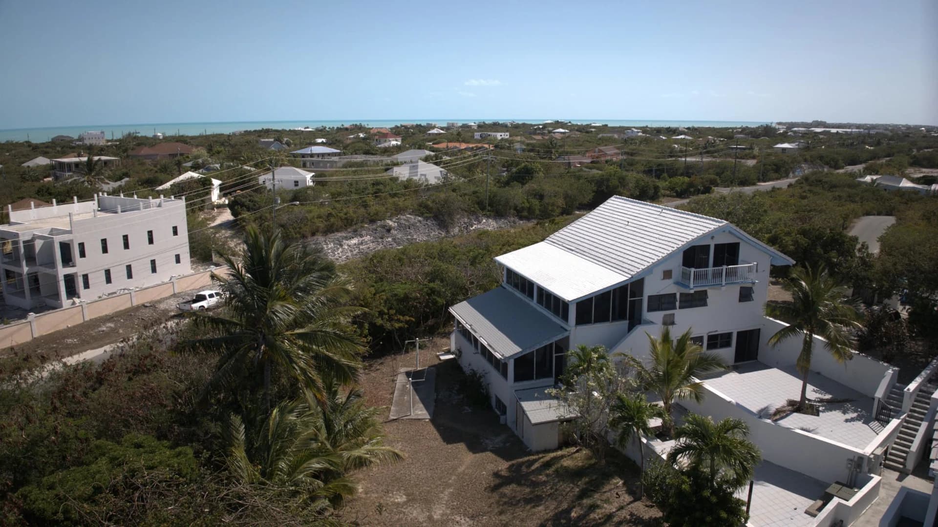 NELSON HILL ROAD 4-BED VILLA
