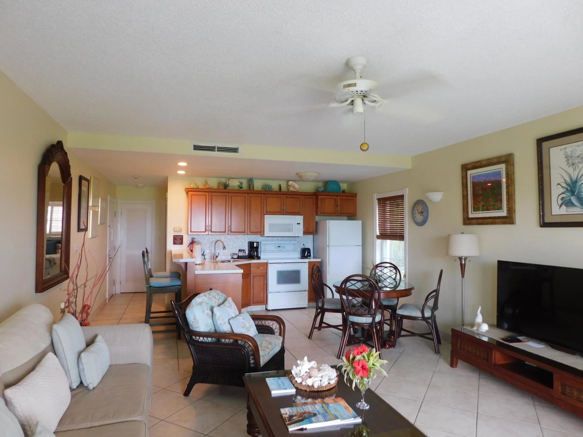 BEACH-LEVEL CORNER SUITE | RWI 115 - photo 5