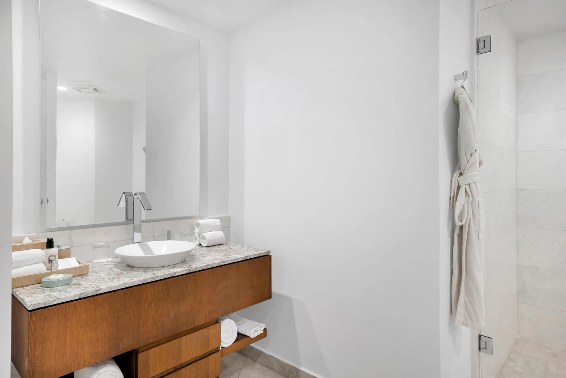 UNIT 1040 (4A) RITZ CARLTON 3BR/4BA/DEN/LAUNDRY - photo 23