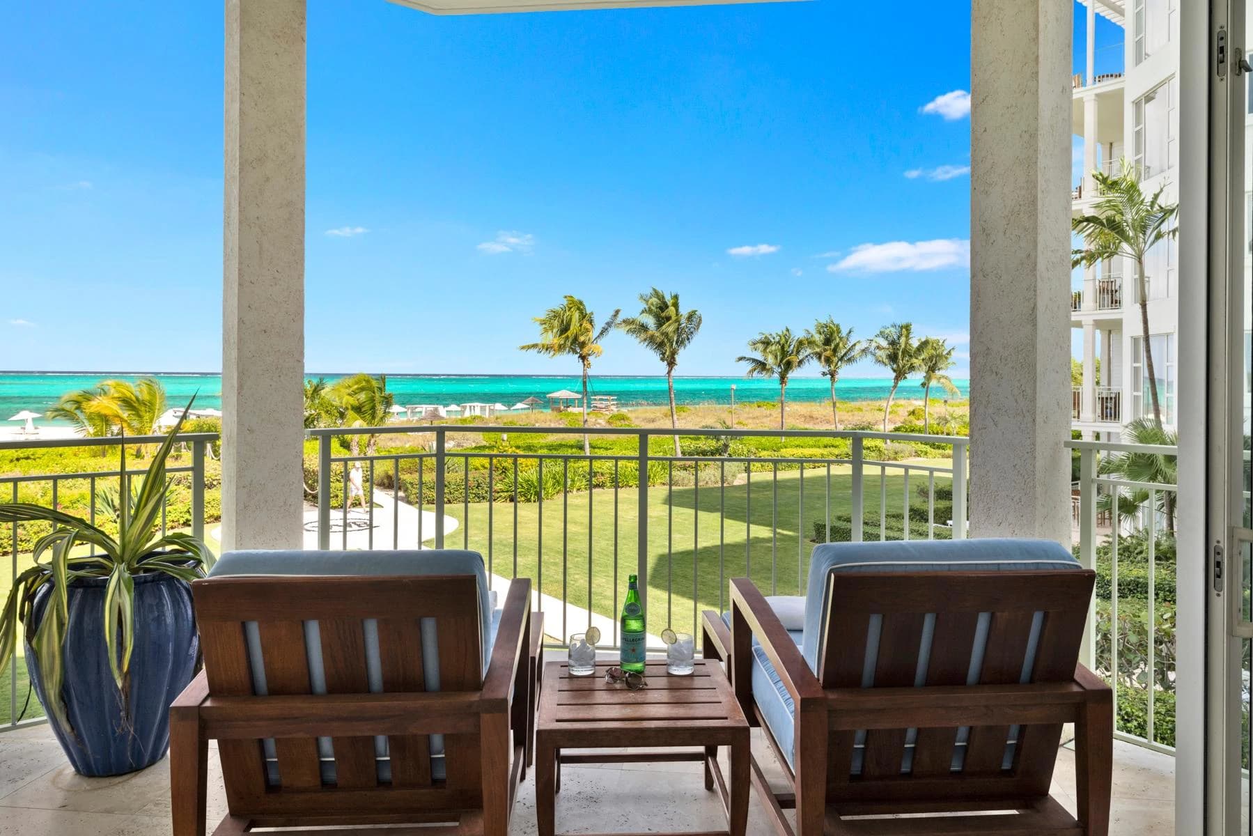 WEST BAY CLUB