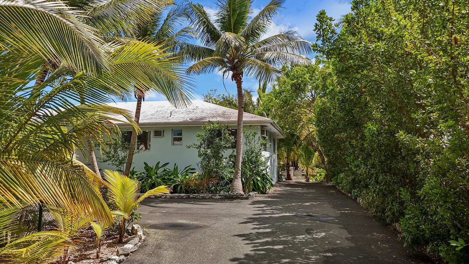Perfect Leeward Turnkey Property - photo 38