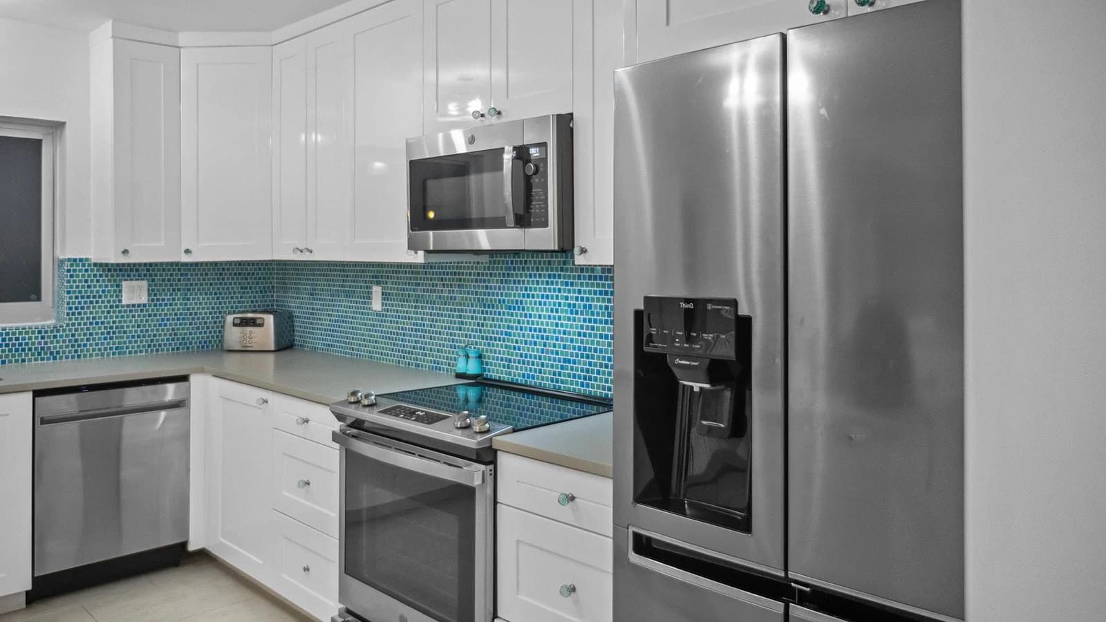 Perfect Leeward Turnkey Property - photo 12