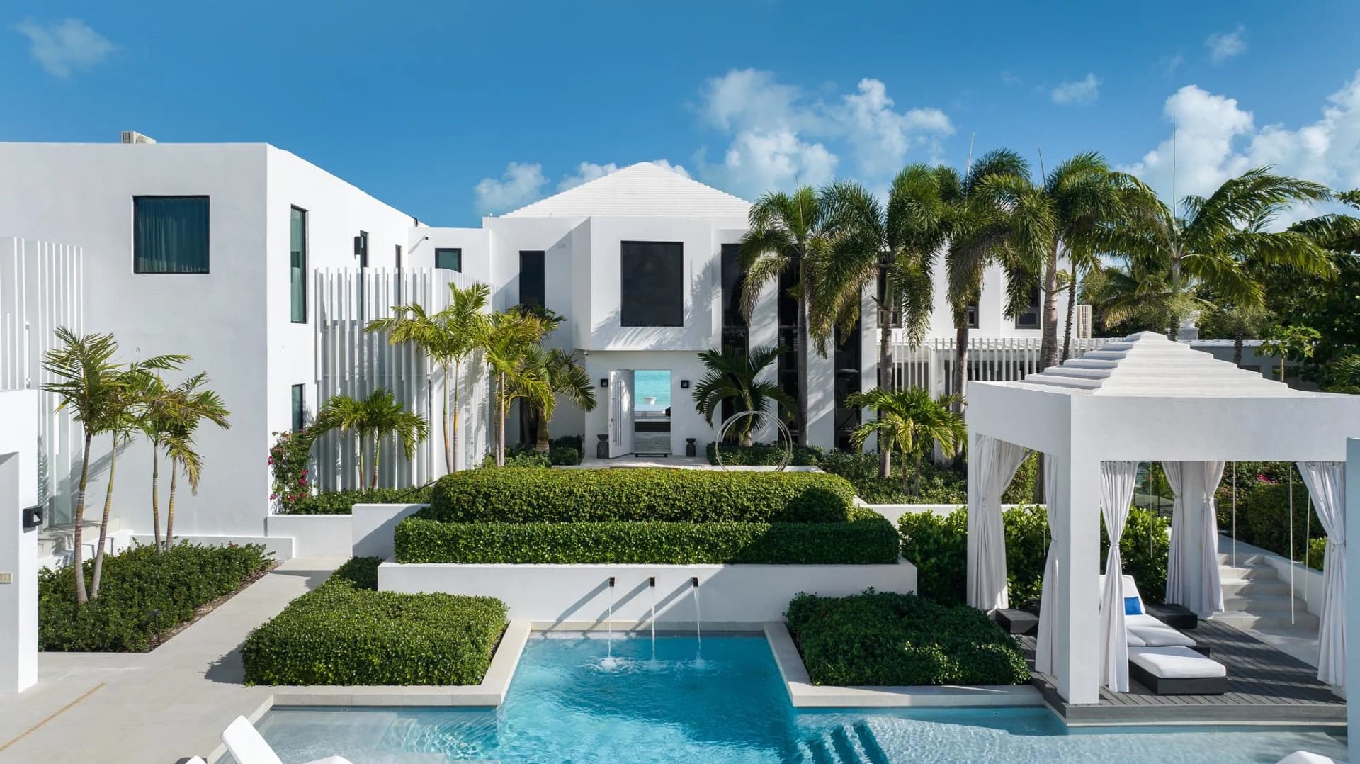 Triton Luxury Villa - photo 2