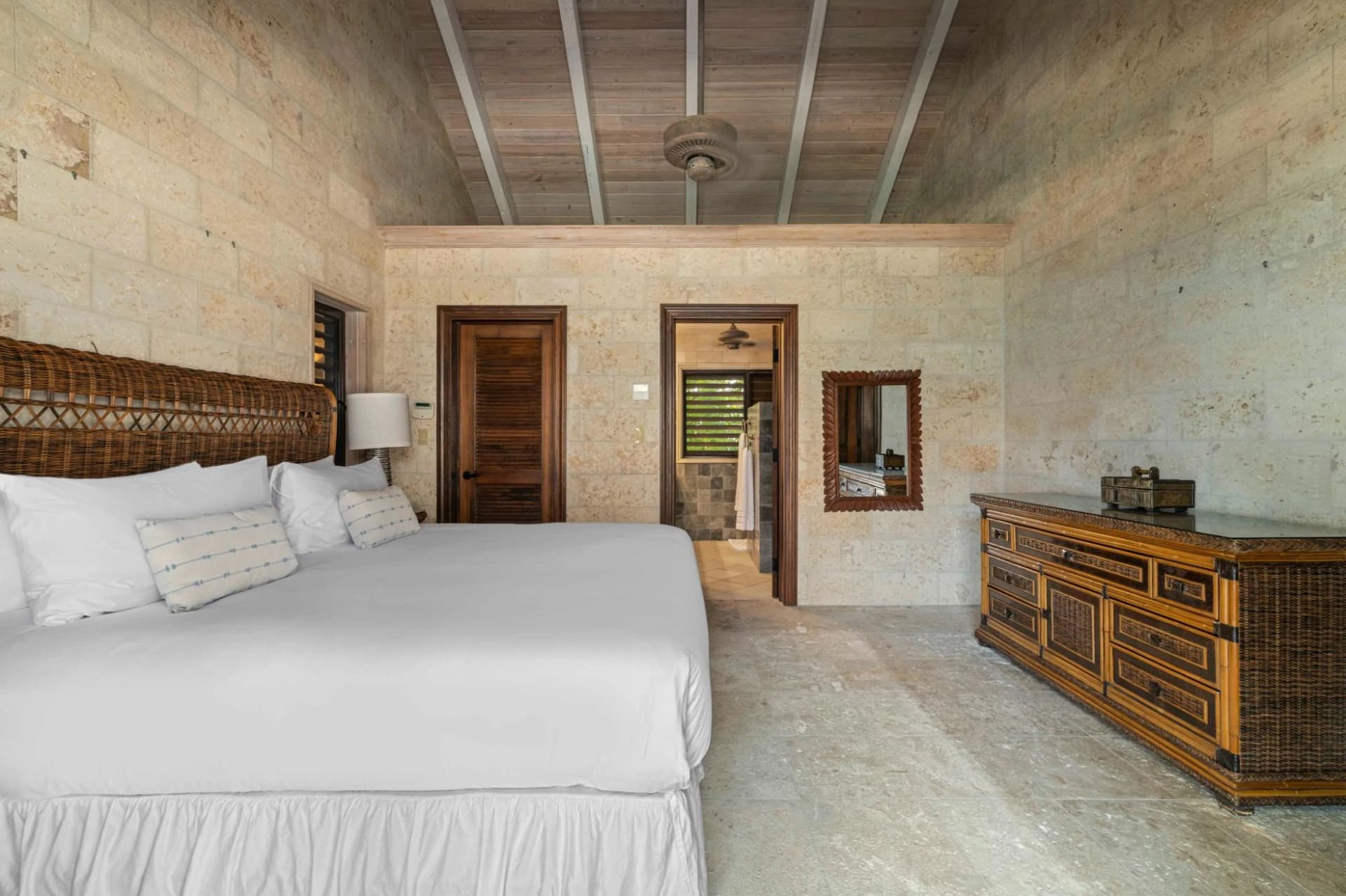 VILLA SEACLIFF: CHALK SOUND - photo 15