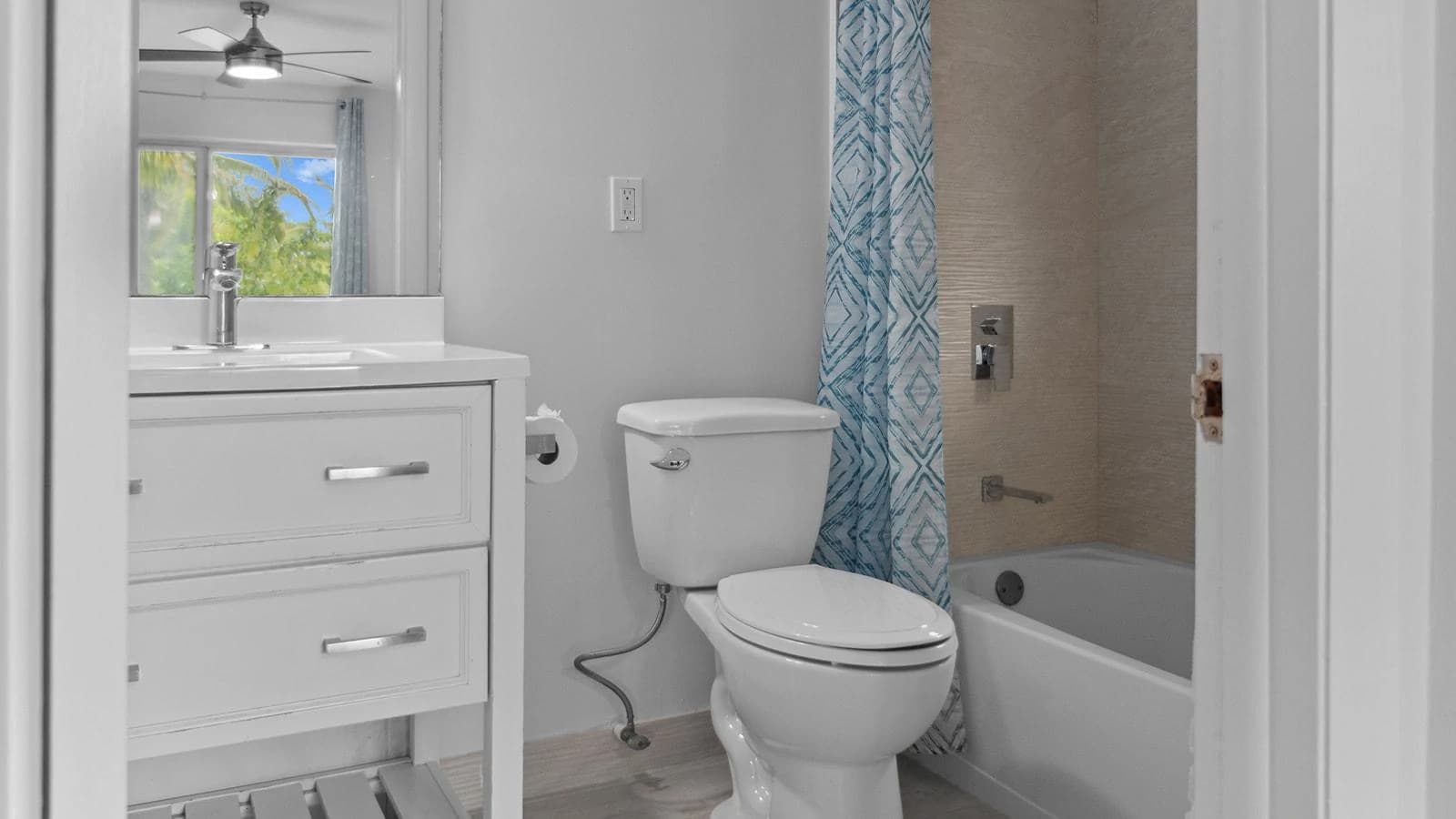 Perfect Leeward Turnkey Property - photo 22