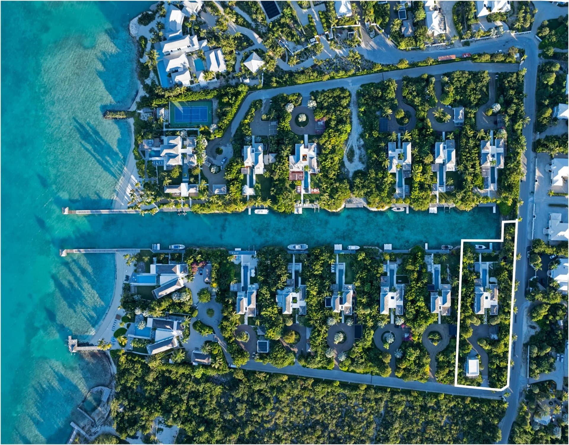 Villa 8 - Blue Cay Estate Canal Front - photo 2