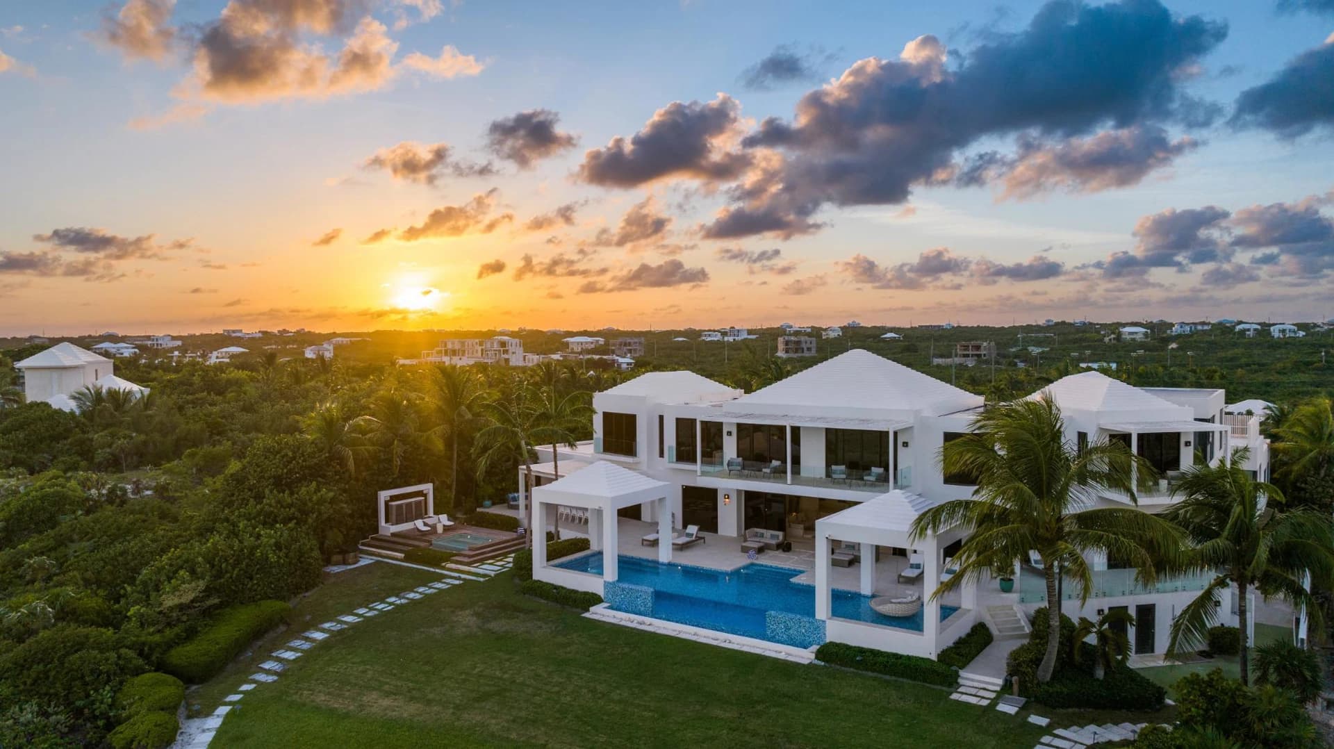 Triton Luxury Villa - photo 8