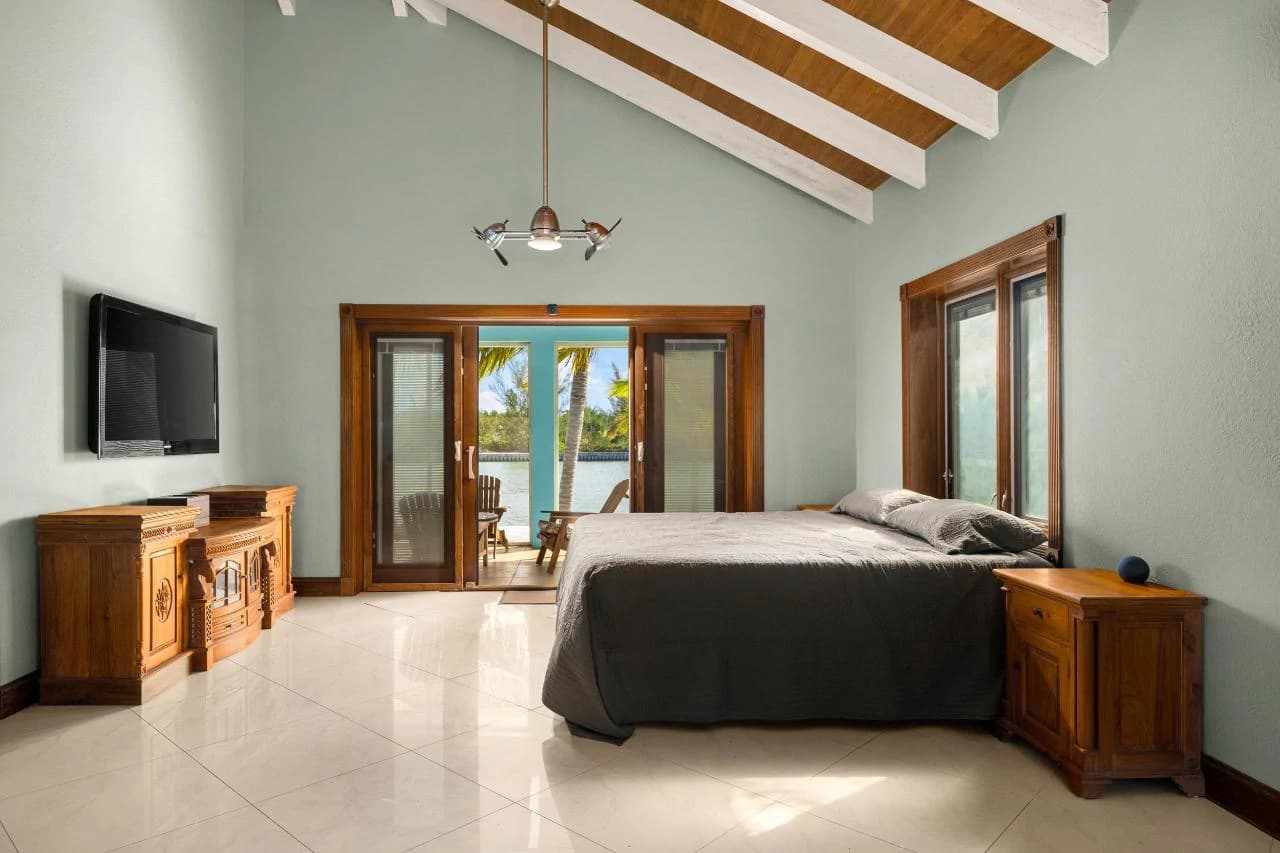 North Caicos Yacht Club Canal House - photo 9