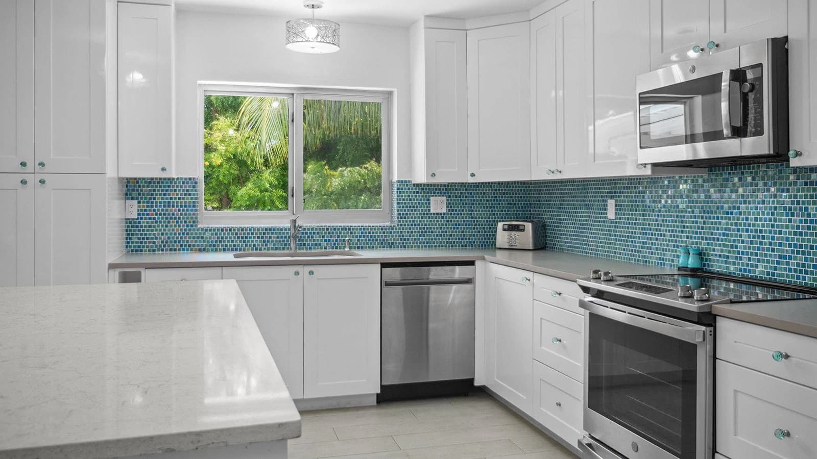 Perfect Leeward Turnkey Property - photo 8