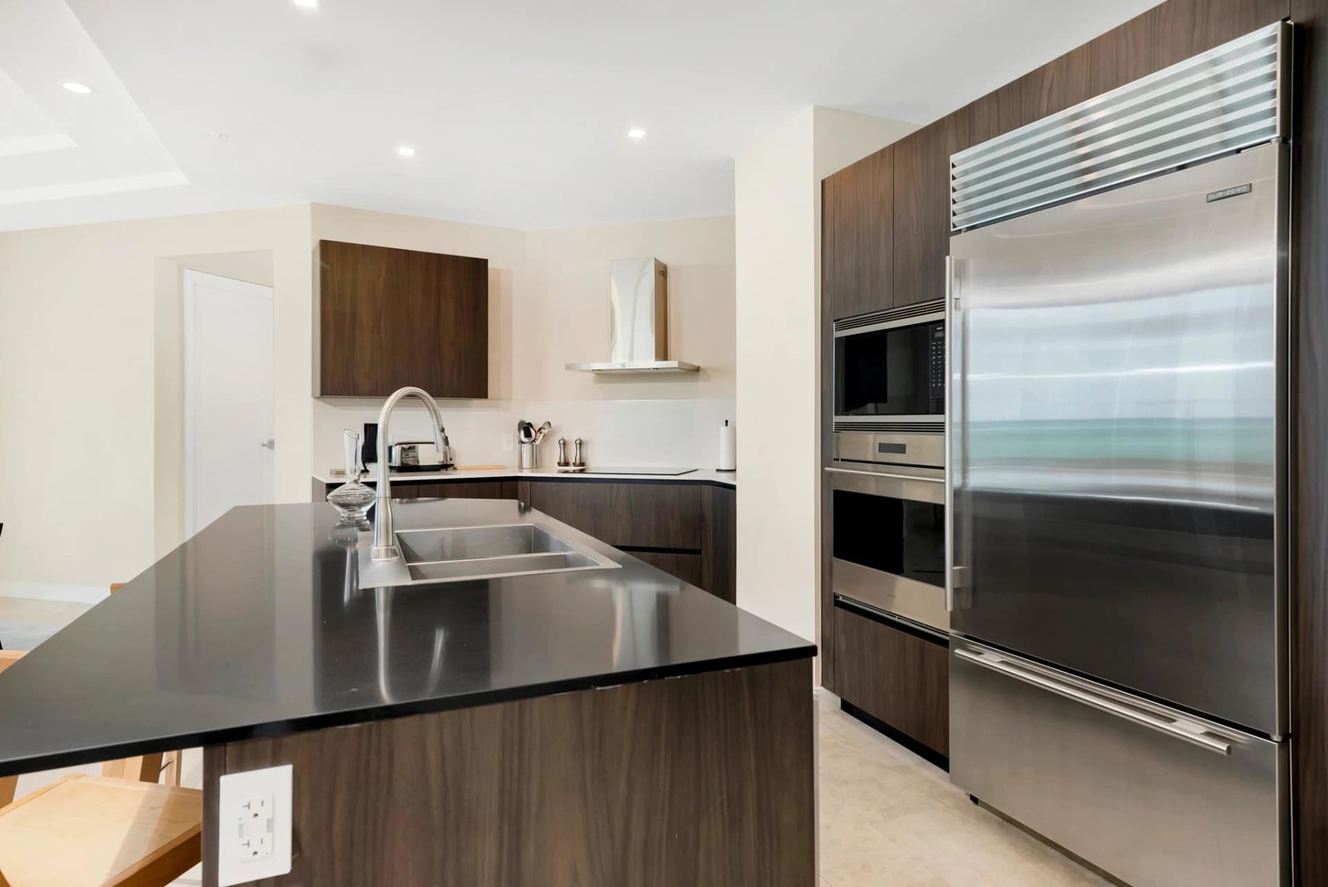 UNIT 1040 (4A) RITZ CARLTON 3BR/4BA/DEN/LAUNDRY - photo 10