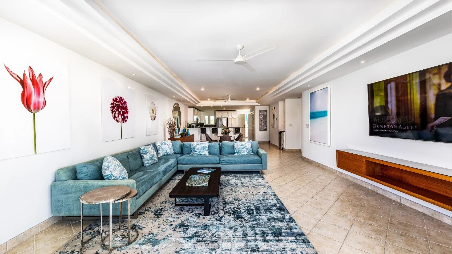 E12 The Yacht Club - photo 6
