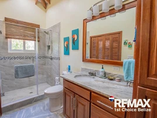 Luxurious 2-Bedroom Home in a Private Gated Community, Red Rock - photo 12