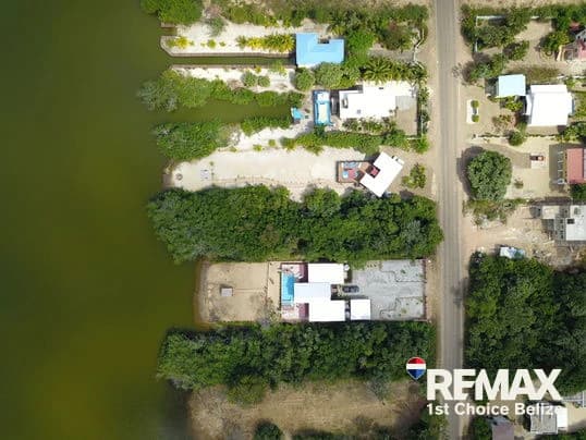 Lagoon Lot with Option to Purchase Adjacent Seafront Home - photo 5
