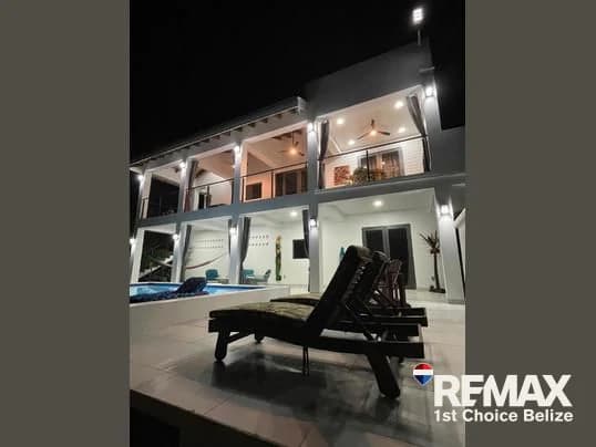 New Beach Front Home, Ready for Rental - photo 29