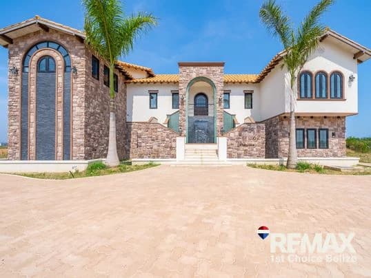 The Chateau, an Entertainer's Dream - photo 1