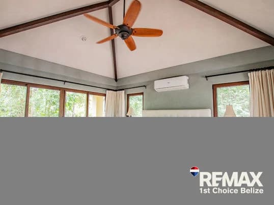 The Tree House by the Sea, Red Rock - photo 6