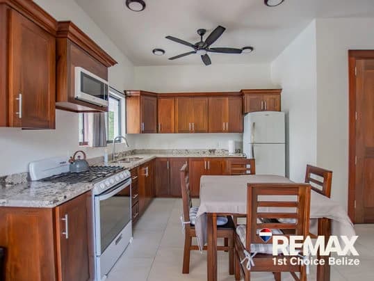 New Beach Front Home, Ready for Rental - photo 20