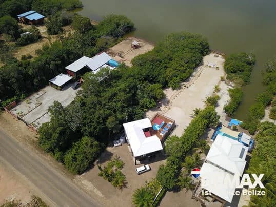 Lagoon Lot with Option to Purchase Adjacent Seafront Home - photo 3