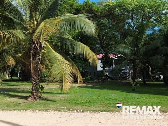 Riverfront Residence in Sittee River - photo 9
