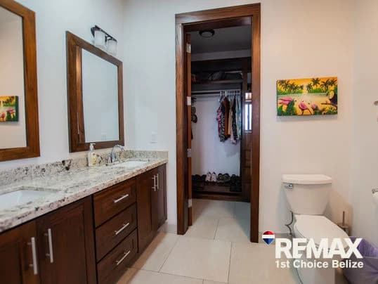 New Beach Front Home, Ready for Rental - photo 16