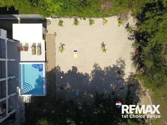 New Beach Front Home, Ready for Rental - photo 28
