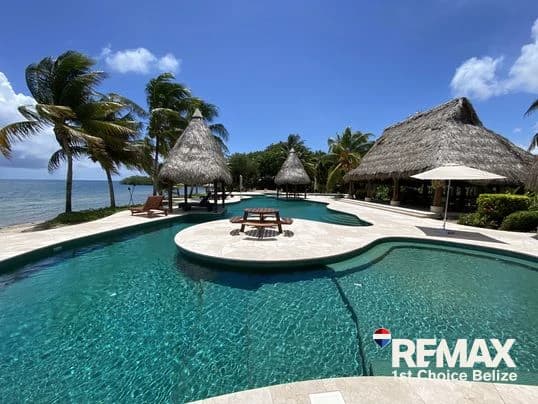 Luxurious 2-Bedroom Home in a Private Gated Community, Red Rock - photo 24