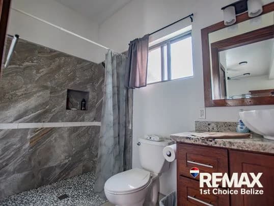 New Beach Front Home, Ready for Rental - photo 25
