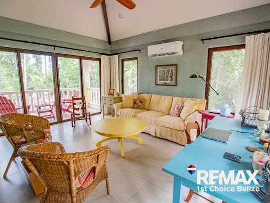 The Tree House by the Sea, Red Rock - photo 8