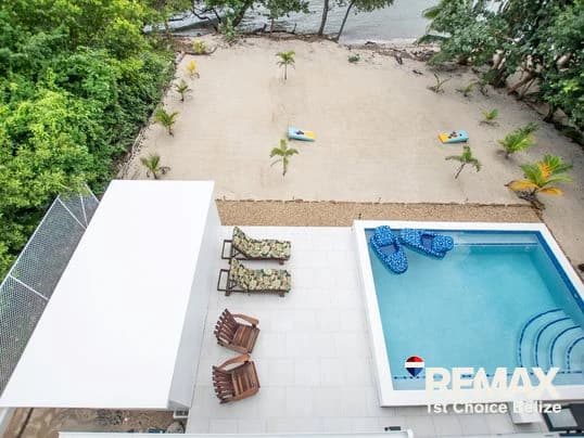New Beach Front Home, Ready for Rental - photo 2