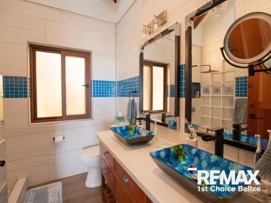 Modern Beachfront Home in Maya Beach - photo 9
