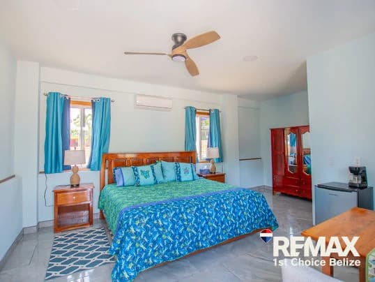Tropical Sea View 3-Bedroom Home in the Heart of Hopkins - photo 9