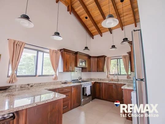 New Beach Front Home, Ready for Rental - photo 11