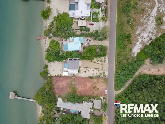 New Beach Front Home, Ready for Rental - photo 24