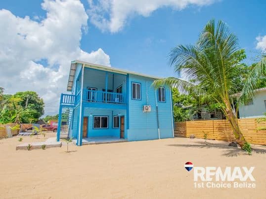 Tropical Sea View 3-Bedroom Home in the Heart of Hopkins - photo 1
