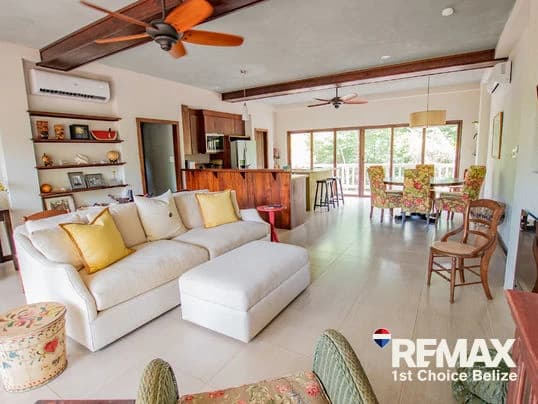 The Tree House by the Sea, Red Rock - photo 1