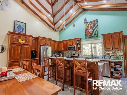 Luxurious 2-Bedroom Home in a Private Gated Community, Red Rock - photo 3